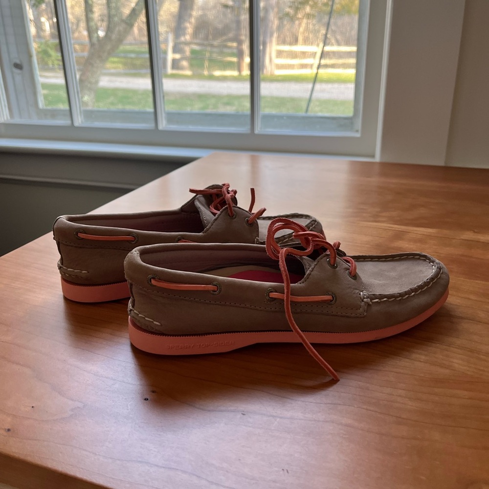 Sperry Top-Sider Brown Boat Shoes with Pink Soles